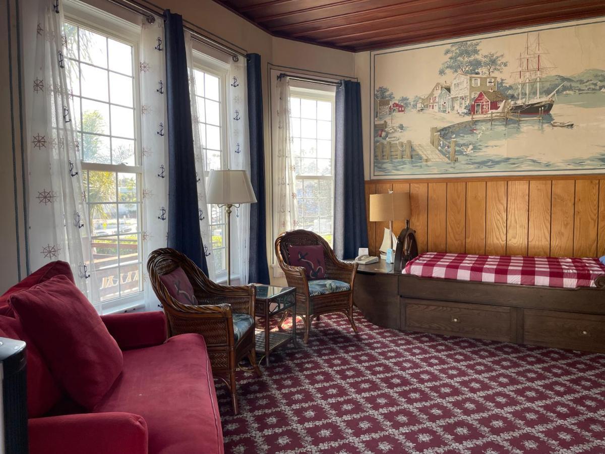 Edgewater Beach Inn & Suites Санта-Крус Экстерьер фото