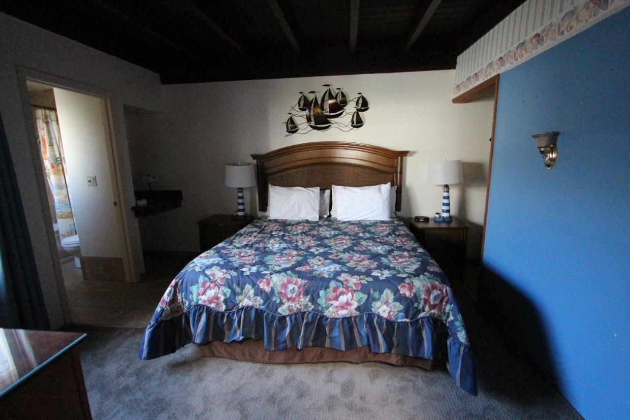 Edgewater Beach Inn & Suites Санта-Крус Экстерьер фото